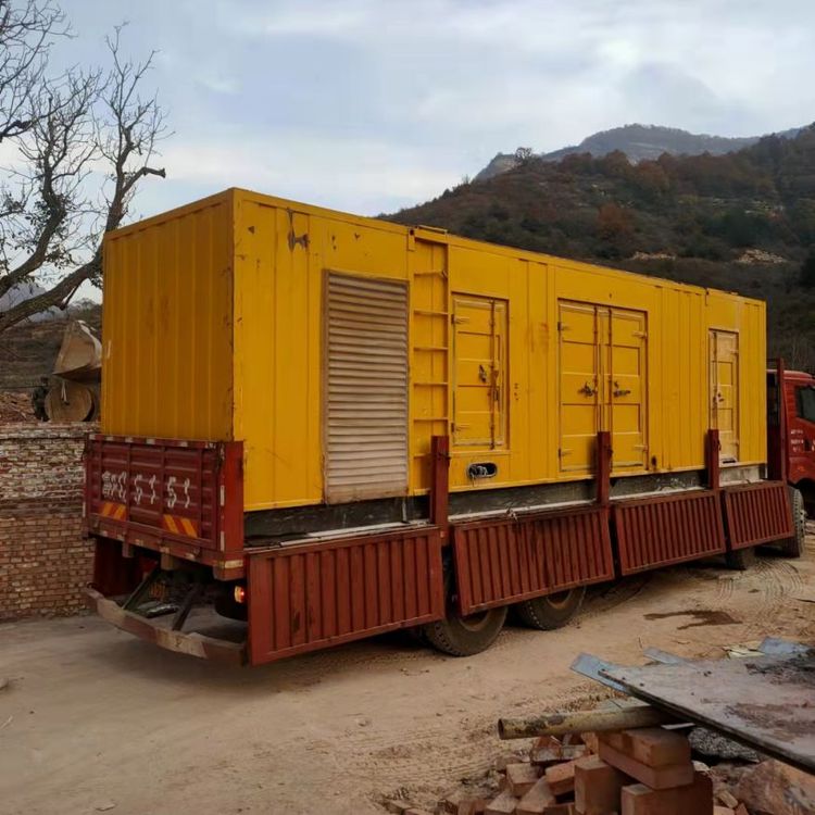 东宝200kW 发电机组在带电阻性负载时，输出功率会受到哪些因素的影响？