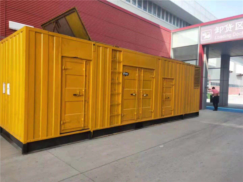 东宝国内外发电机组租赁合同在明确设备维护责任方面有哪些不同做法？