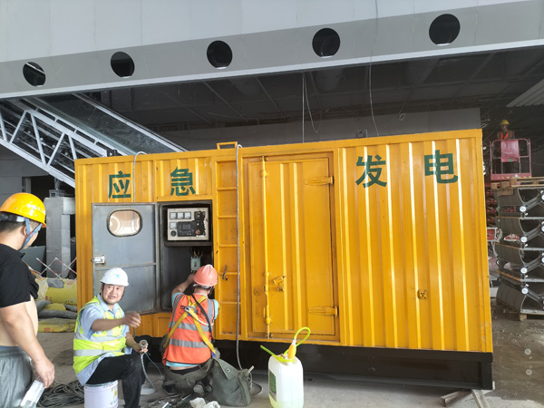 东宝怎样判断空气滤清器是否需要更换？